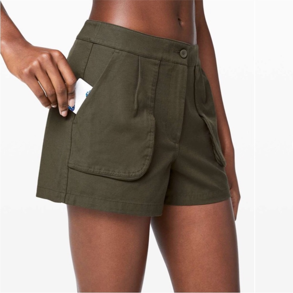Lululemon This Instant Short olive green size 8
